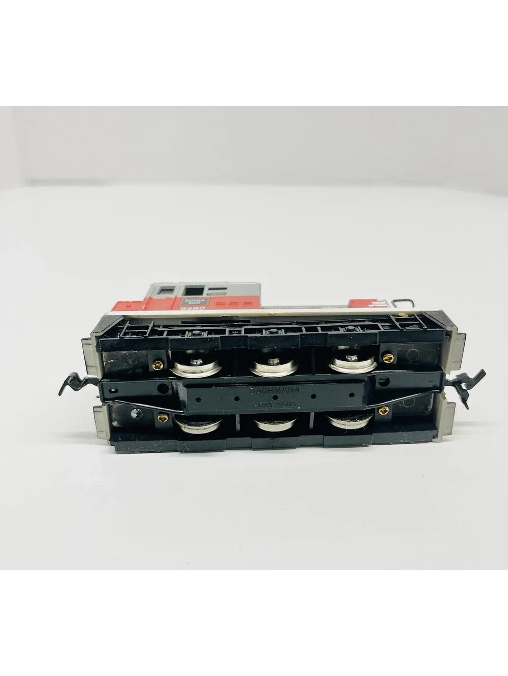 N scale Bachmann Burlington Plymouth 0-6-0 Diesel switcher w Rapido couplers